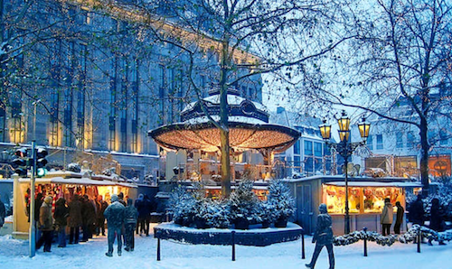 IJsbaan op de kerstmarkt van Dusseldorf